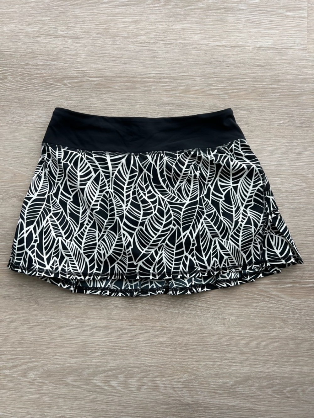 Vintage Y2K Lululemon Leaf-print Geometric Skirt Women’s Size 4